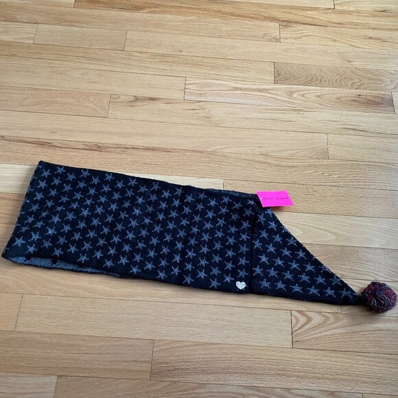 NEW Betsy Johnson Snood Infinity Scarf Size 0/S Black Gray Star With Pompom - Picture 2 of 2